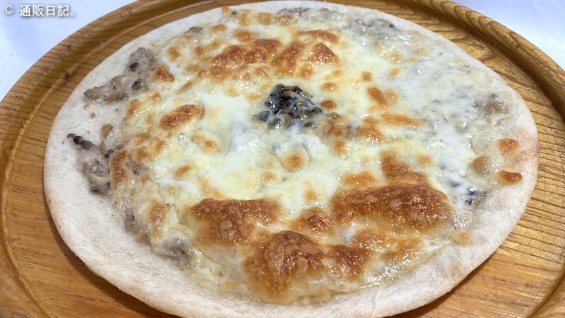[ピザ] MCC ミラノ風トリュフ＆マッシュルーム ピッツァが安くて軽くてイケる。