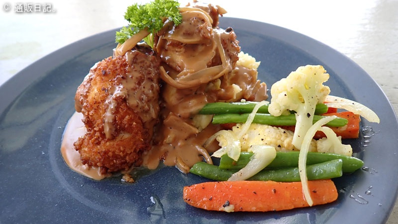 The Deck Cafe & Bar チキンコルドンブルー