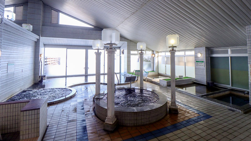 新鶴温泉 んだ 温泉大浴場は源泉掛け流し