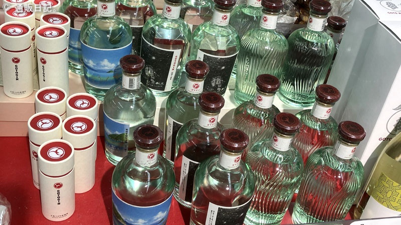 地元のスーパーマーケットに大量陳列されるゴトジン（GOTOJIN）