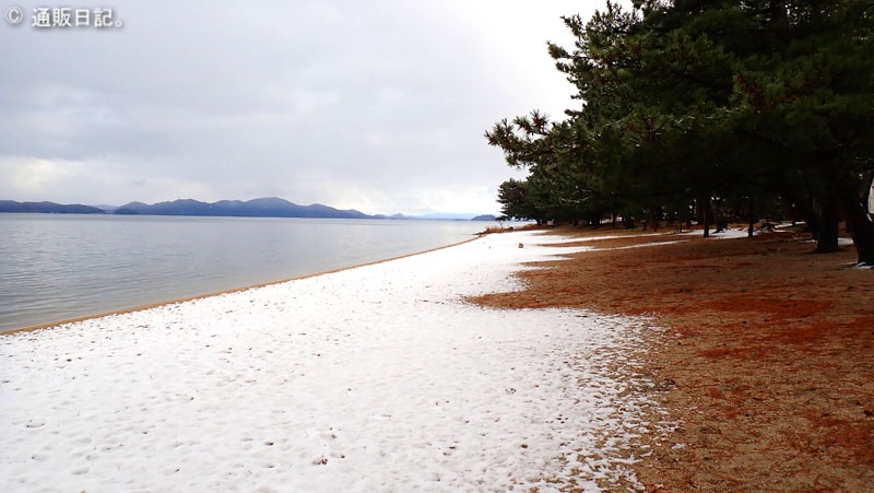 琵琶湖 湖畔に残る雪